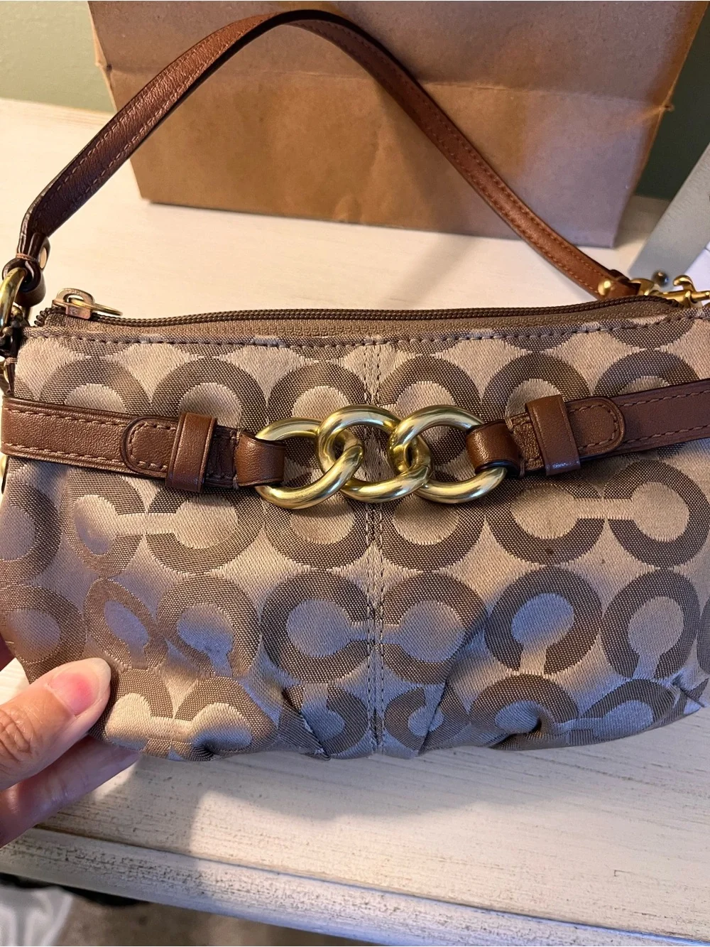 Coach Tan & Beige Signature C Wristlet/Mini Bag w/ Gold Tone chain EC